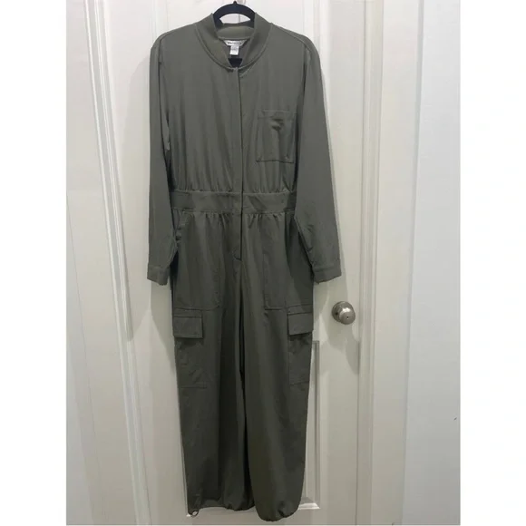 NEW! Athleta Olive Green Brooklyn Long Sleeve Jumpsuit #415820 - Size 2 🛍️ - Picture 7 of 9